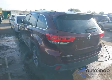2018 Toyota Highlander Xle из США, поврежденный, VIN 5TDJZRFH3JS911255